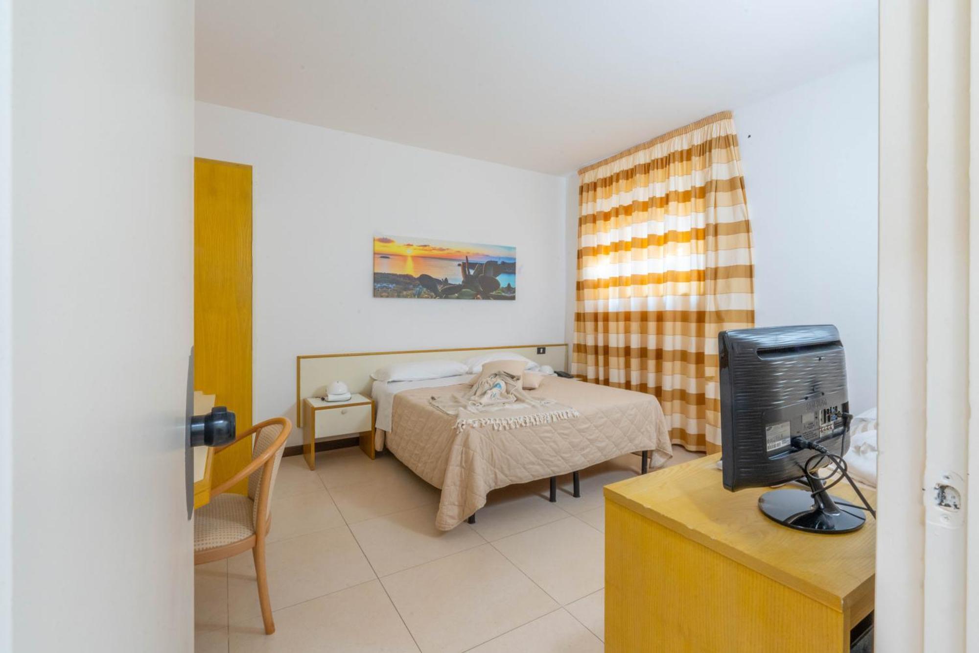 Hotel Santa Lucia Santa Cesarea Terme Bagian luar foto